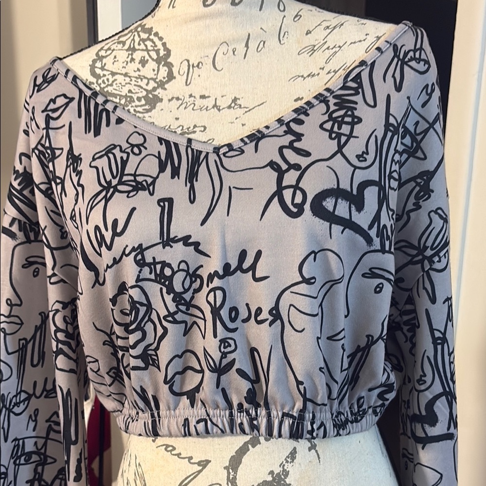 SHEIN Grey & Black Graphic Crop Blouse